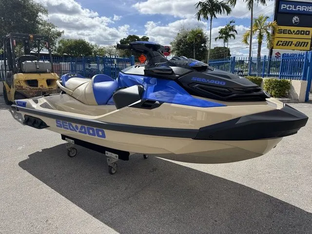 Slide: The Image of Sea-Doo Wake 2025 - 2