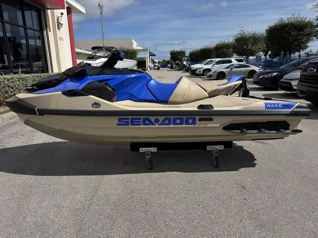 Slide: The Image of Sea-Doo Wake 2025 - 5