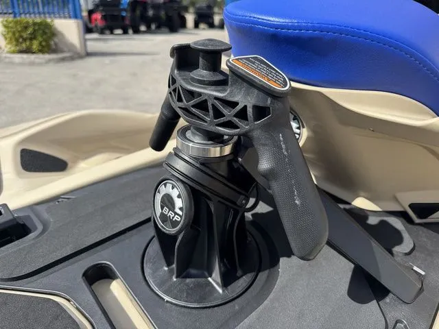 Slide: The Image of Sea-Doo Wake 2025 - 8