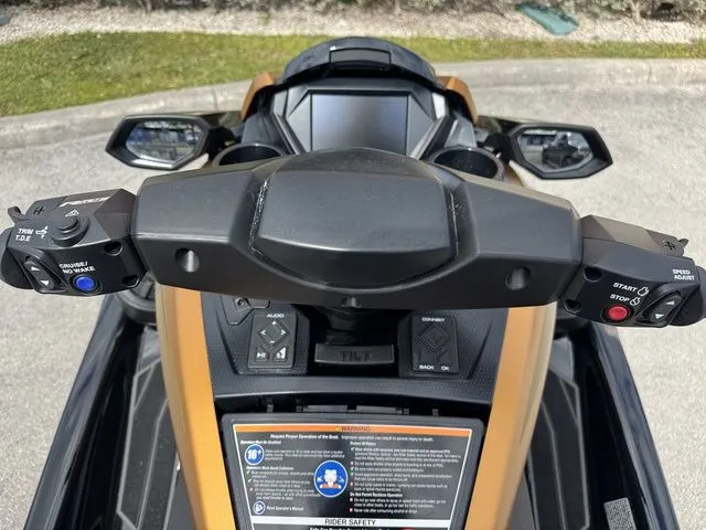 Slide: The Image of Yamaha FX Limited SVHO With Audio System 2024 - 11