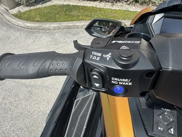 Slide: The Image of Yamaha FX Limited SVHO With Audio System 2024 - 12