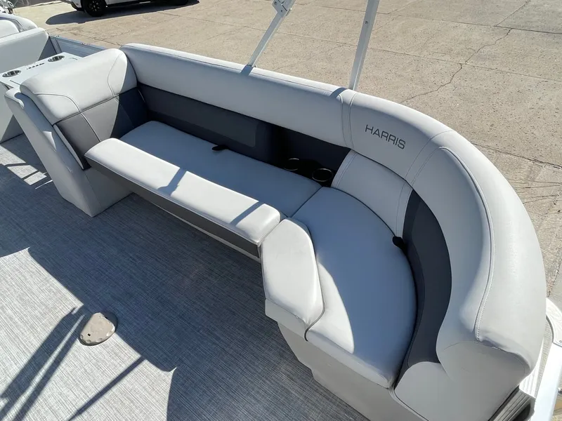 Slide: The Image of Harris 250 Cruiser 2022 - 14