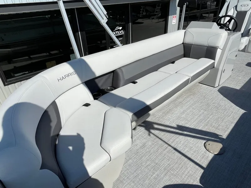 Slide: The Image of Harris 250 Cruiser 2022 - 17