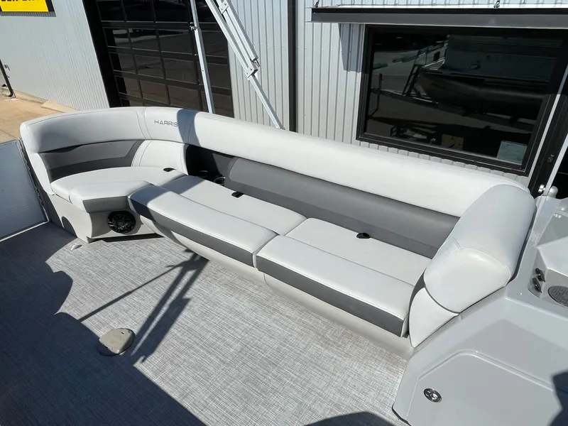 Slide: The Image of Harris 250 Cruiser 2022 - 18