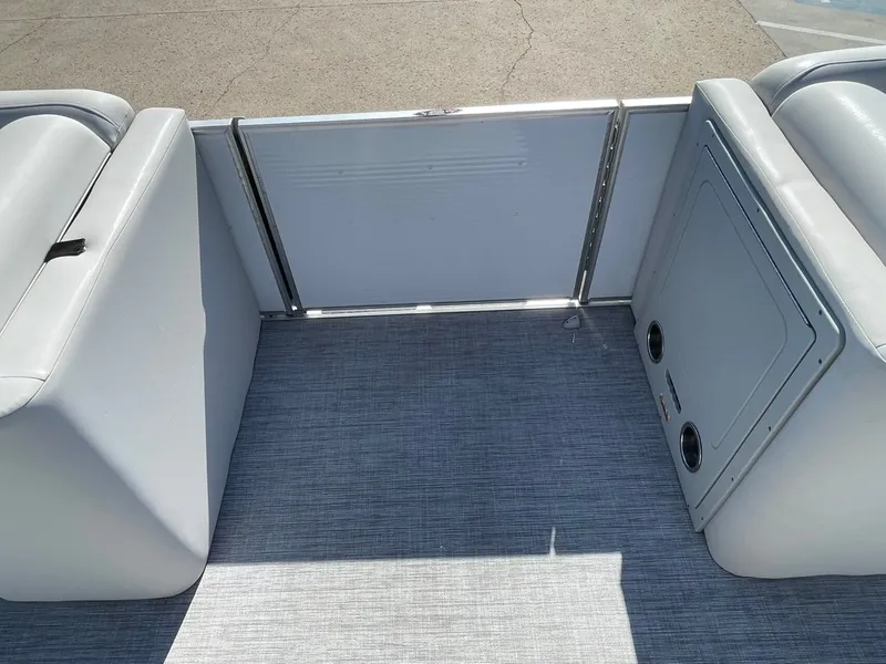 Slide: The Image of Harris 250 Cruiser 2022 - 24