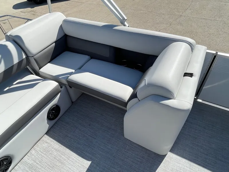 Slide: The Image of Harris 250 Cruiser 2022 - 25