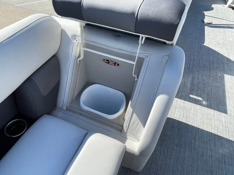 Slide: The Image of Harris 250 Cruiser 2022 - 26