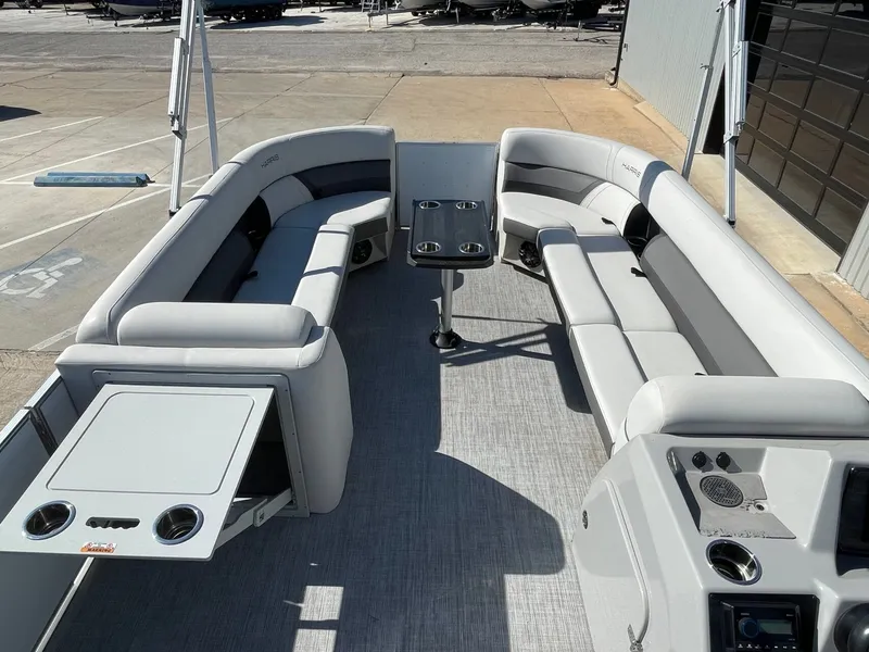 Slide: The Image of Harris 250 Cruiser 2022 - 32