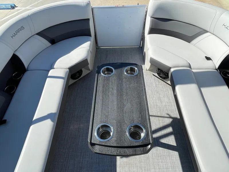 Slide: The Image of Harris 250 Cruiser 2022 - 33