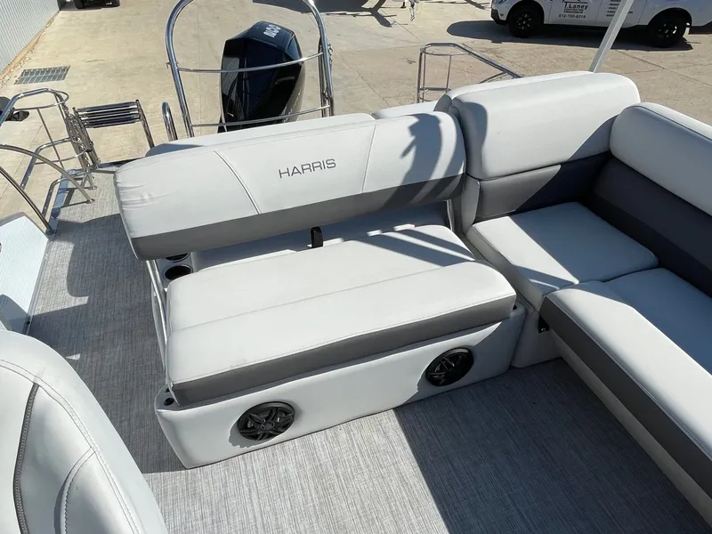 Slide: The Image of Harris 250 Cruiser 2022 - 38
