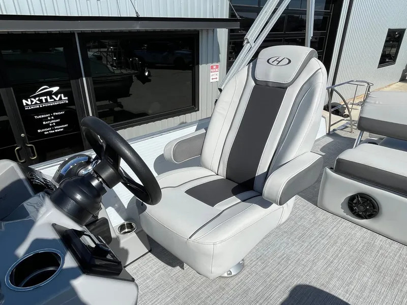 Slide: The Image of Harris 250 Cruiser 2022 - 39