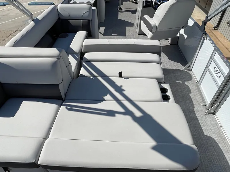 Slide: The Image of Harris 250 Cruiser 2022 - 57