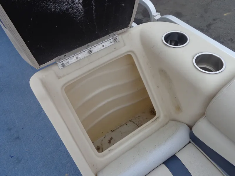 Slide: The Image of Premier Sunsation RE 210 2T 2008 - 22