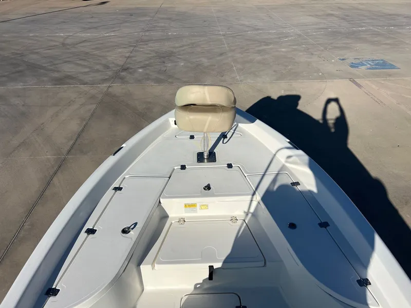 Slide: The Image of NauticStar 214XTS SHALLOW BAY 2016 - 12