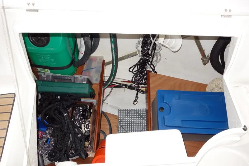 Slide: The Image of Stb Cockpit Laz Lots of Storage - 17