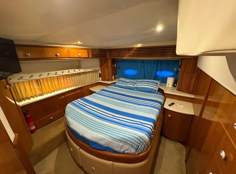 Slide: The Image of Carver 396 Motor Yacht 2000 - 12