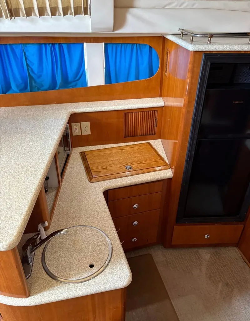 Slide: The Image of Carver 396 Motor Yacht 2000 - 3