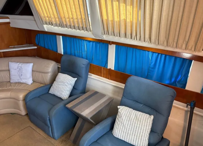 Slide: The Image of Carver Yachts 396 Motor Yacht 2000 - 6