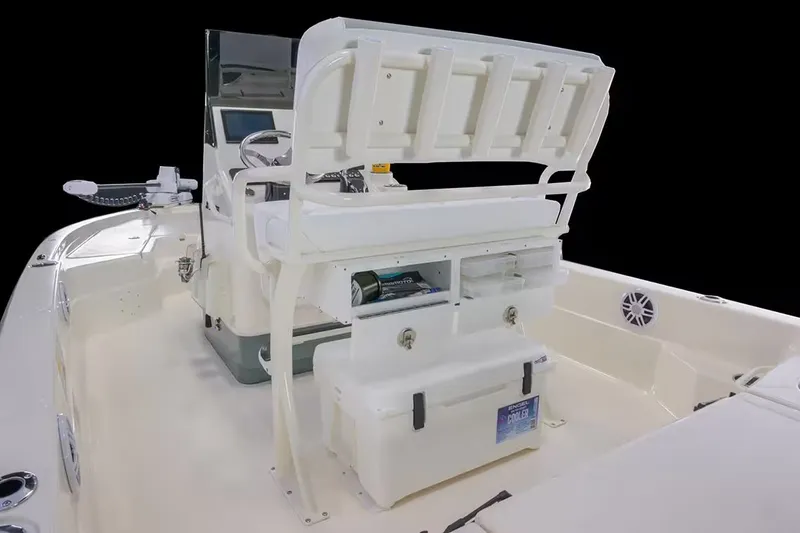 Slide: The Image of Skeeter SX221 2026 - 12