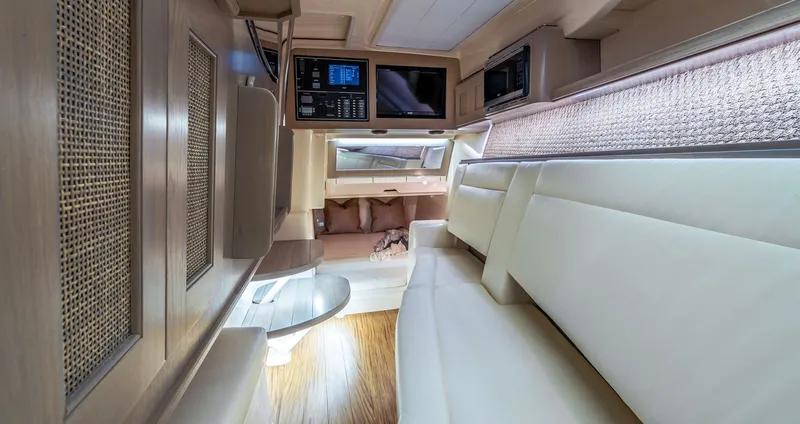 Slide: The Image of Grady-White Freedom 415 2026 - 15