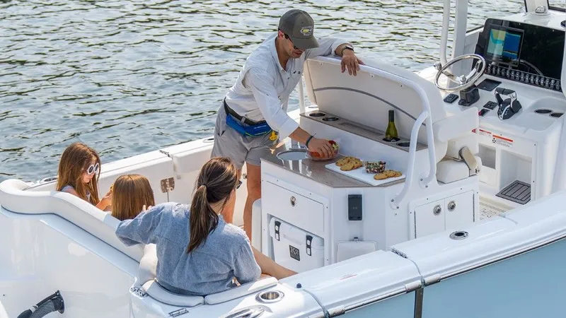 Slide: The Image of Sea Hunt Ultra 265 SE 2026 - 10