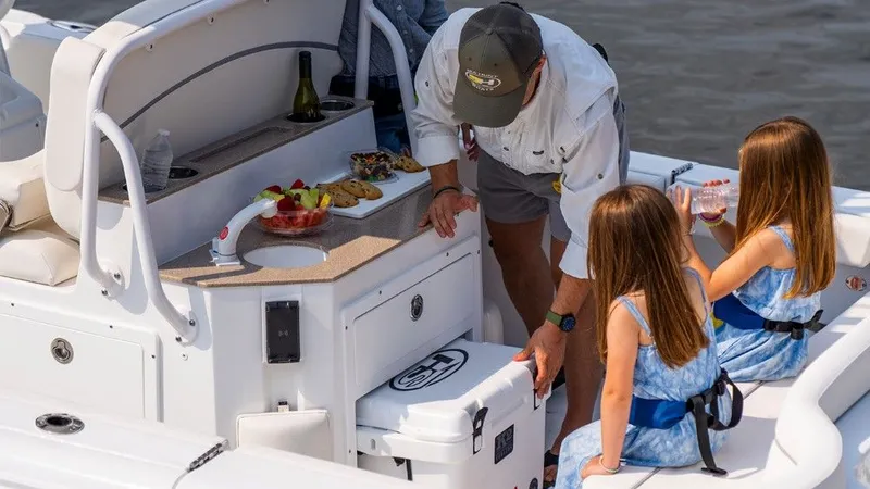 Slide: The Image of Sea Hunt Ultra 265 SE 2026 - 11