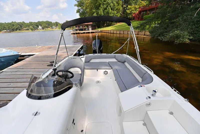 Slide: The Image of Stingray 212 SC 2027 - 6