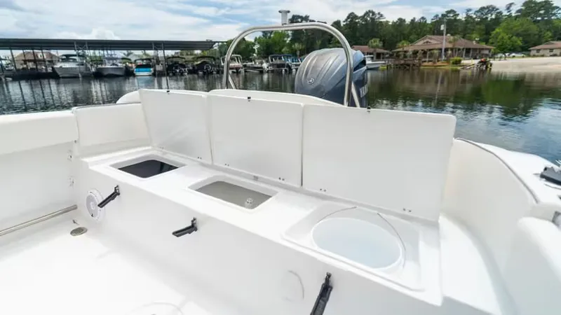 Slide: The Image of Sea Hunt Ultra 229 2026 - 7