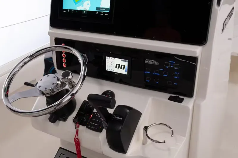 Slide: The Image of Skeeter SX2550 Fish 2026 - 13