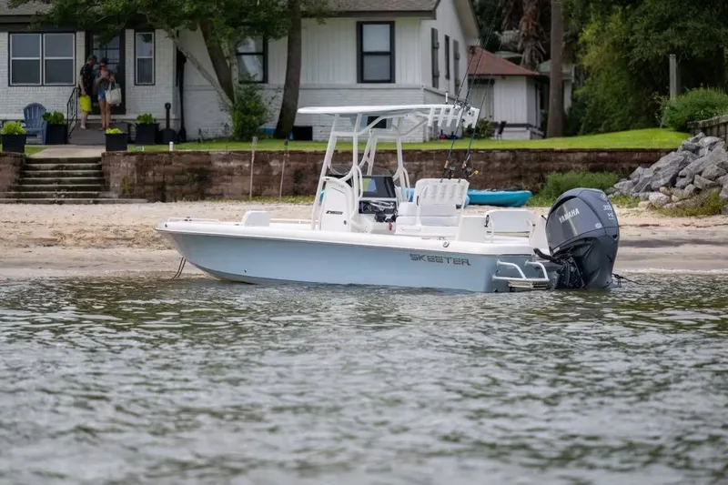 Slide: The Image of Skeeter SX2550 Fish 2026 - 4