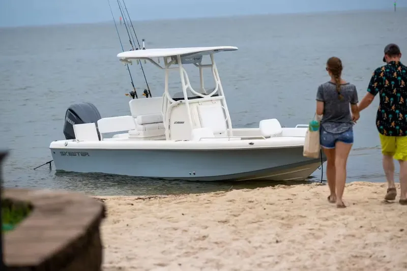 Slide: The Image of Skeeter SX2550 Fish 2026 - 5