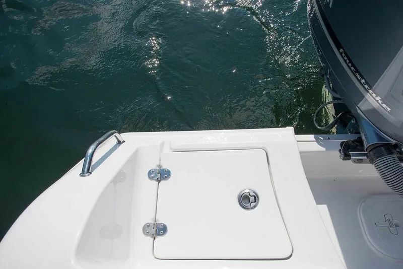 Slide: The Image of Sea Hunt Ultra 255 SE 2027 - 13