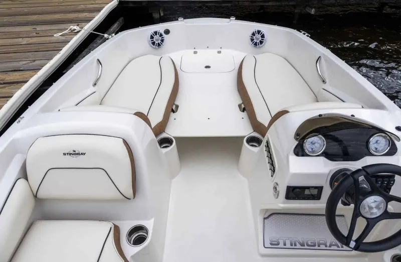 Slide: The Image of Stingray 182 SC 2027 - 6