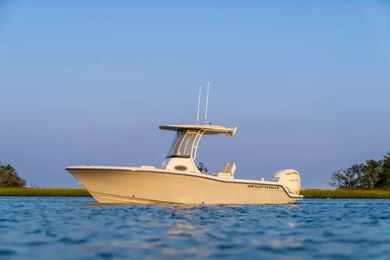 Slide: The Image of Grady-White Fisherman 216 2027 - 4