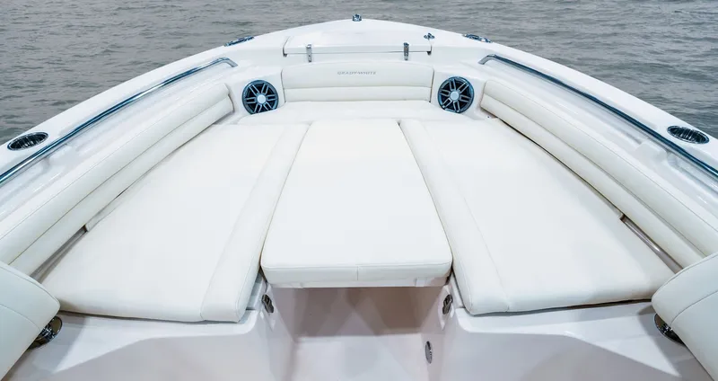 Slide: The Image of Grady-White Fisherman 216 2027 - 7