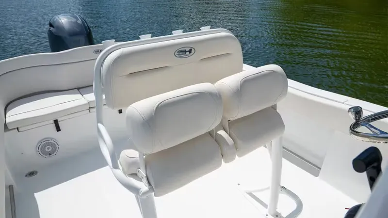 Slide: The Image of Sea Hunt Ultra 234 2027 - 14