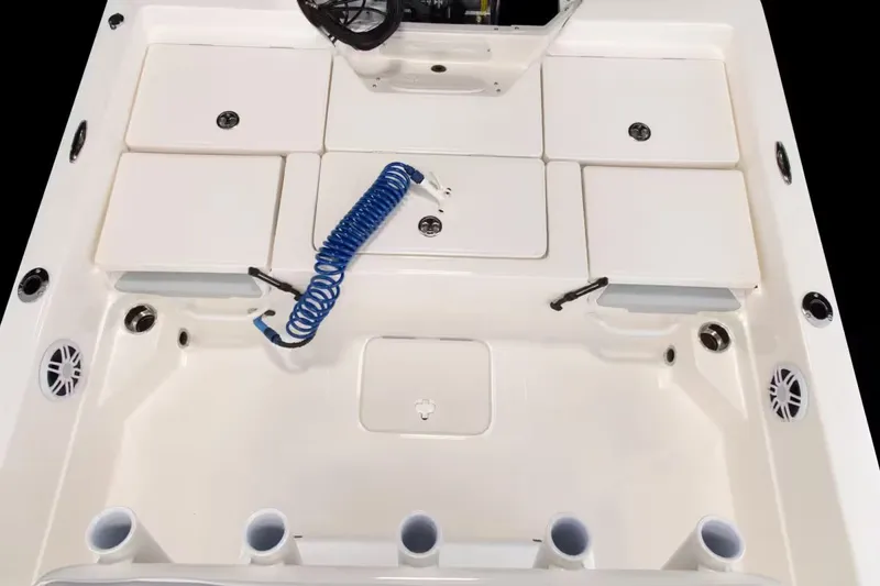 Slide: The Image of Skeeter SX230 2026 - 12