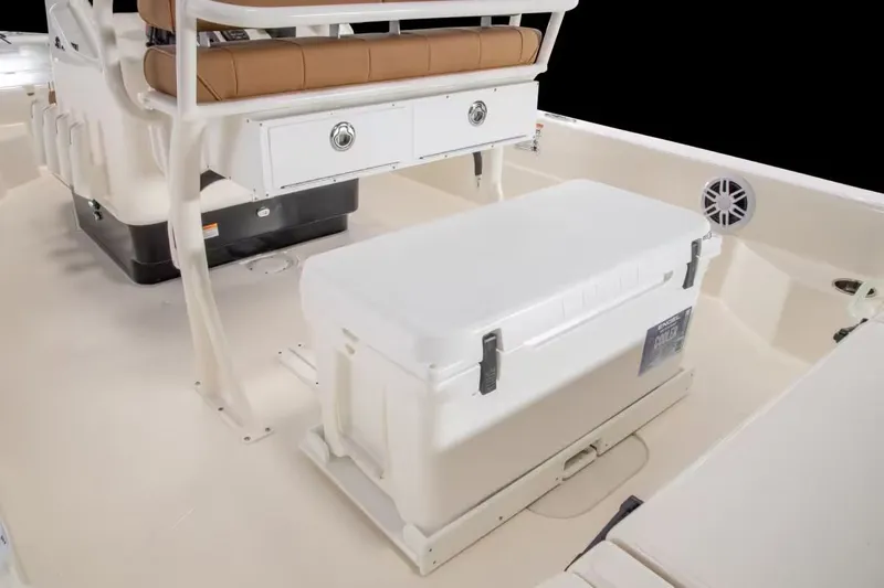 Slide: The Image of Skeeter SX241 2026 - 16