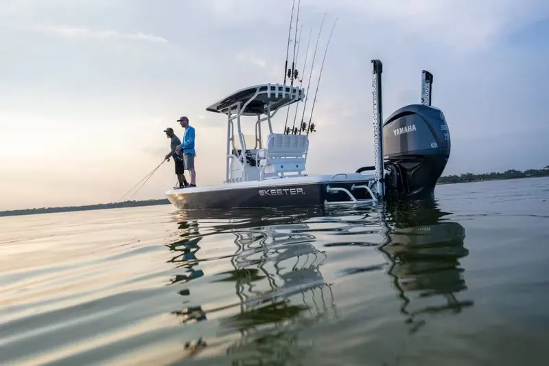 Slide: The Image of Skeeter SX241 2026 - 4