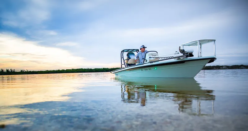 Slide: The Image of Maverick 18 HPX-V 2026 - 16