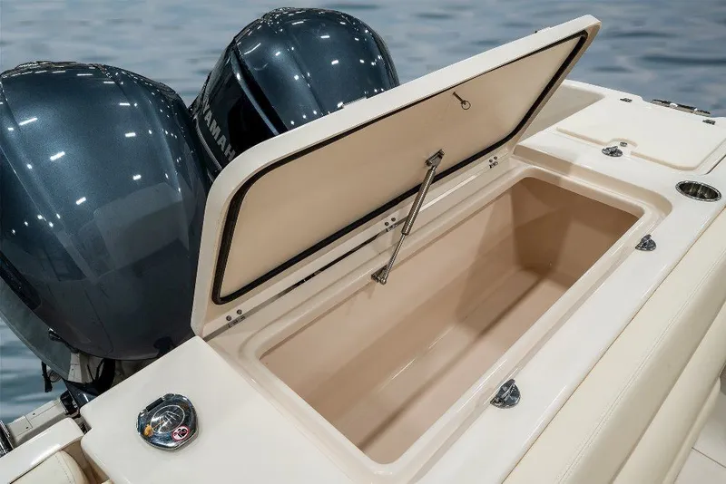 Slide: The Image of Grady-White Marlin 300 2026 - 8