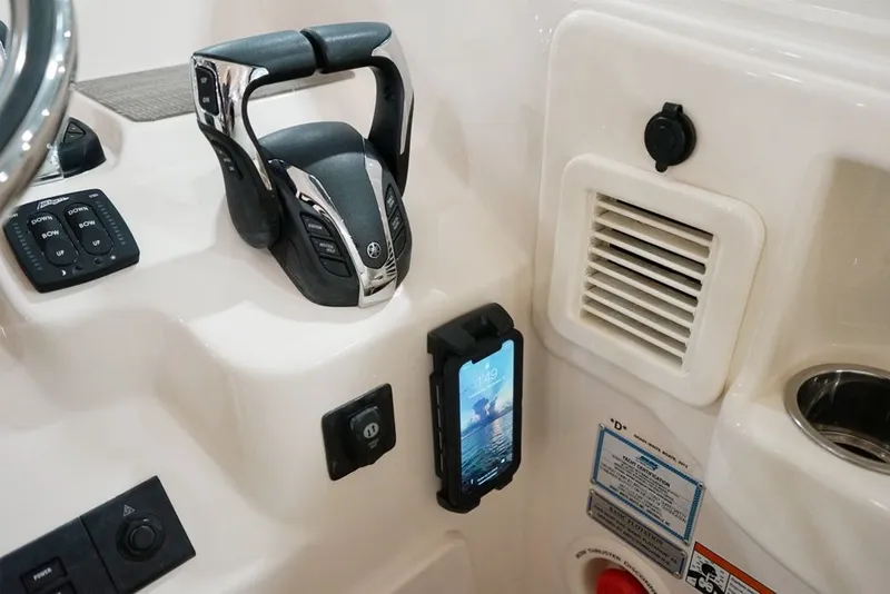 Slide: The Image of Grady-White Freedom 375 2026 - 9