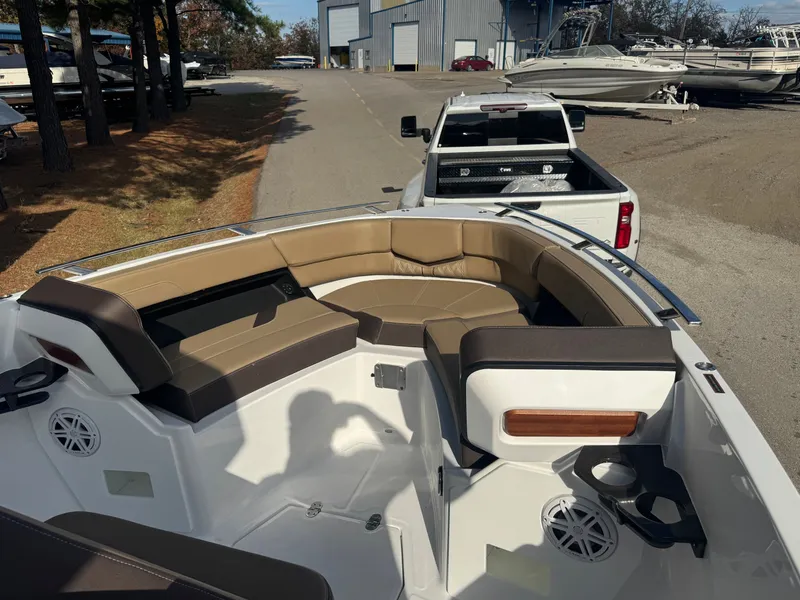 Slide: The Image of Monterey Elite 27 SD 2026 - 16