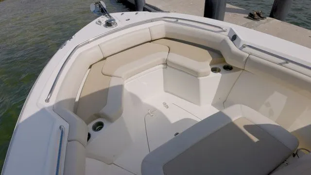 Slide: The Image of Boston Whaler 250 Outrage 2022 - 4