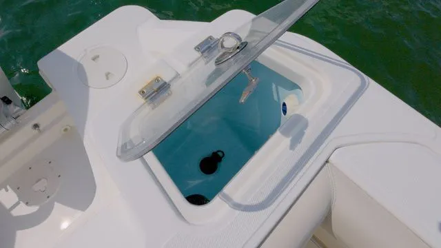 Slide: The Image of Boston Whaler 250 Outrage 2022 - 9