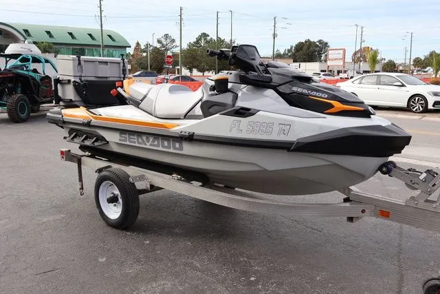 Slide: The Image of Sea-Doo Fish Pro™ Trophy 170 iBR, iDF with Audio 2022 - 8