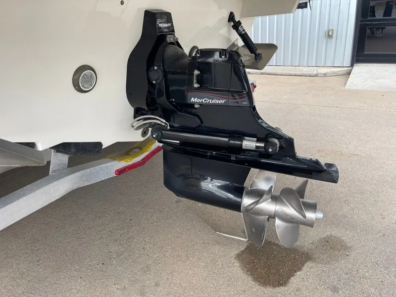 Slide: The Image of Sea Ray SLX 280 2020 - 11