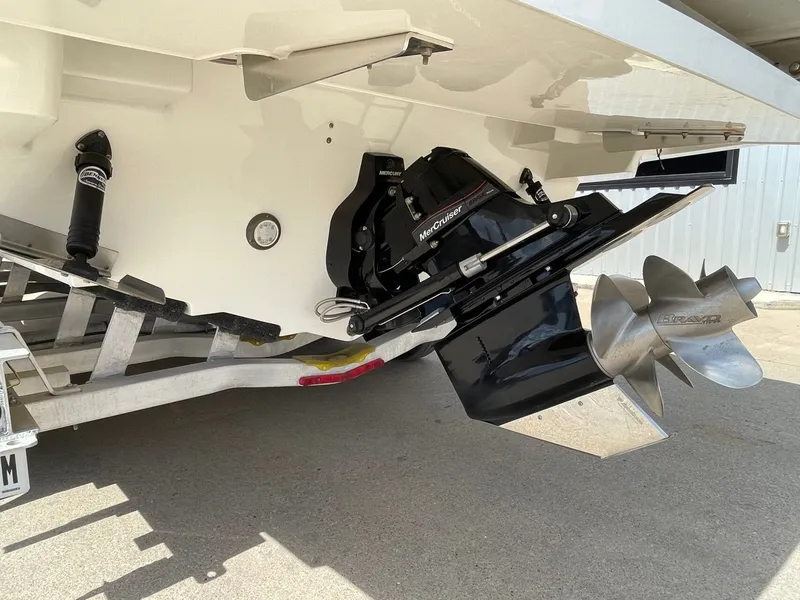 Slide: The Image of Sea Ray SLX 280 2020 - 13