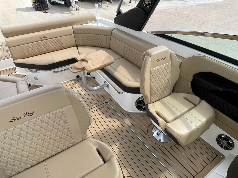 Slide: The Image of Sea Ray SLX 280 2020 - 26