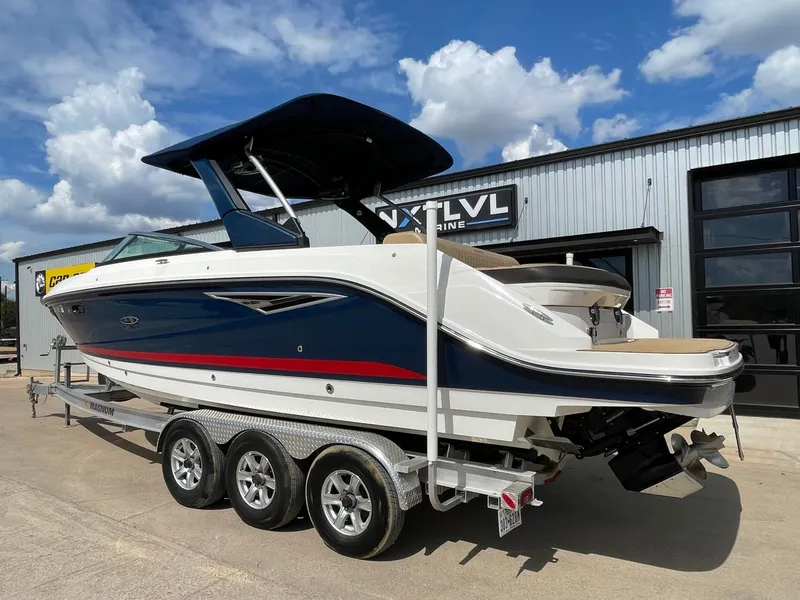Slide: The Image of Sea Ray SLX 280 2020 - 3